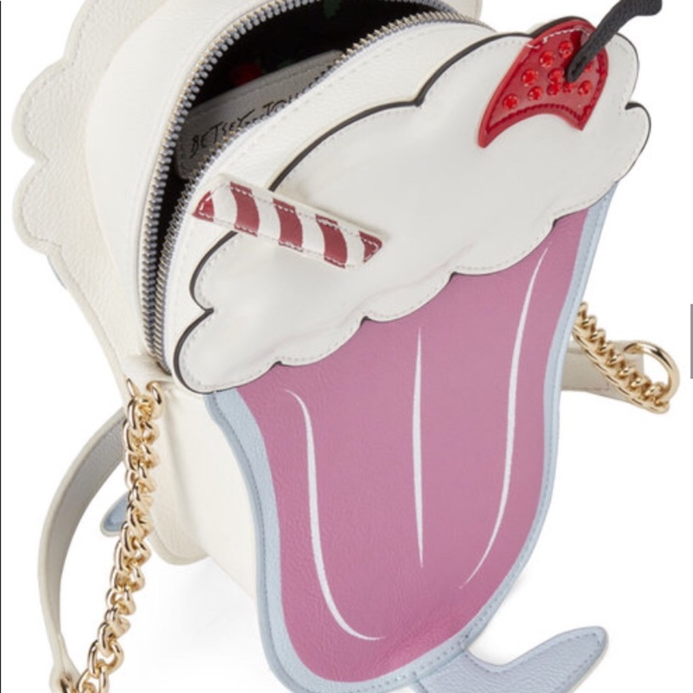 BETSEY JOHNSON PINK ICE CREAM 🍨 SUNDAE CROSSBODY - Picture 2 of 4